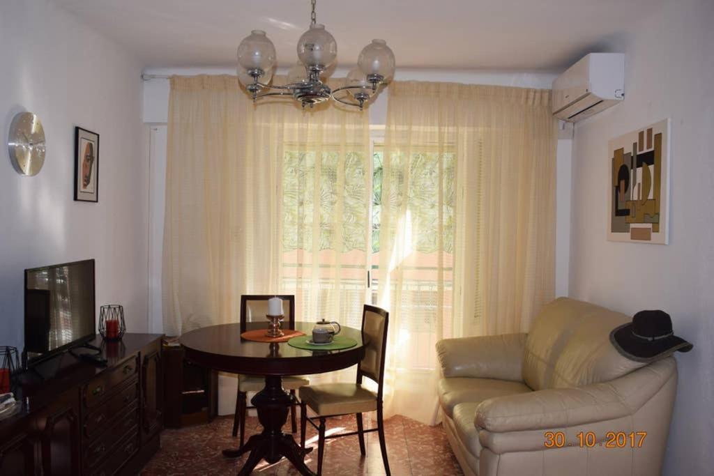 Apartamento En El Centro De Alicante Buitenkant foto