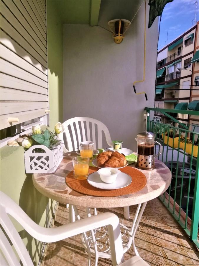 Apartamento En El Centro De Alicante Buitenkant foto